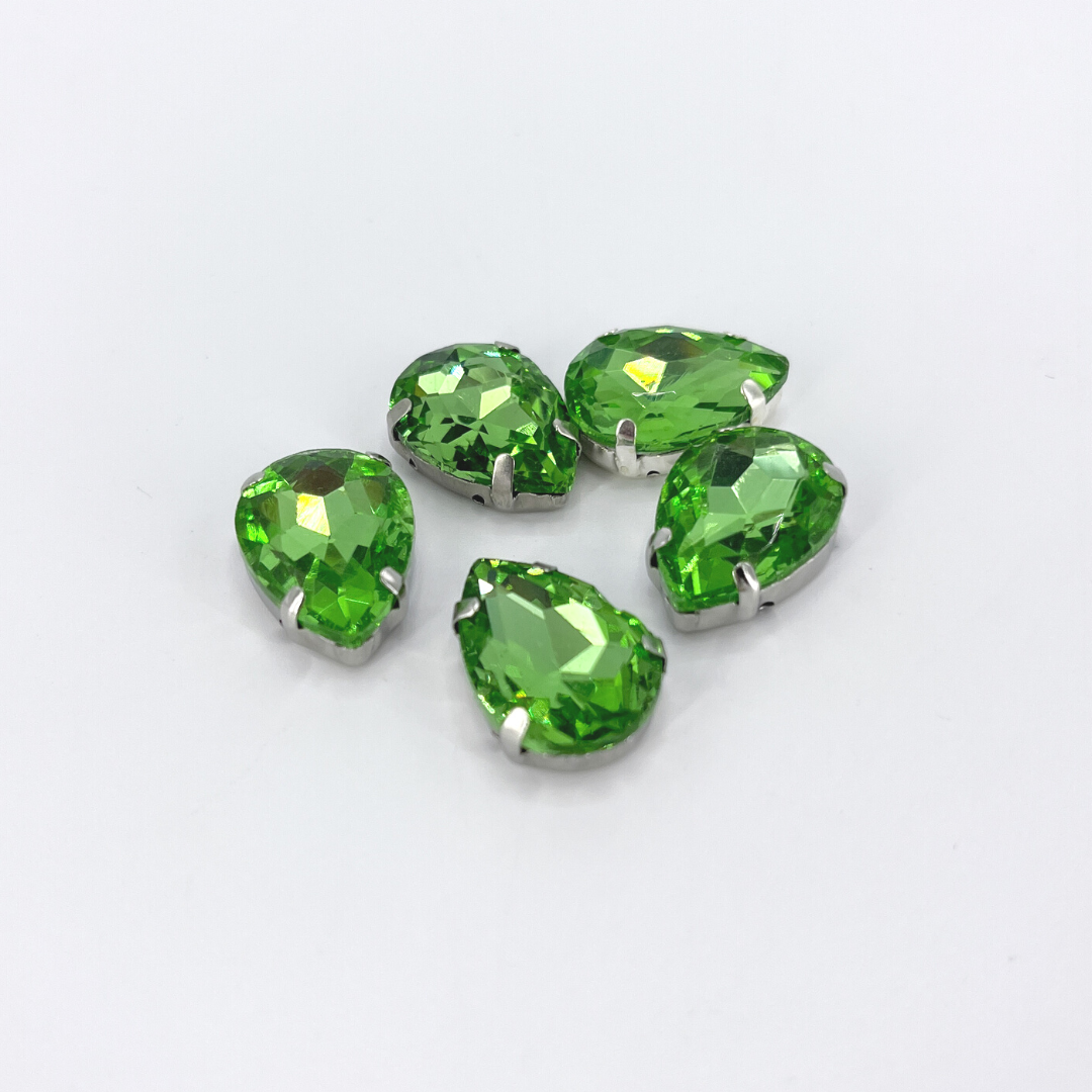 Glass Claw Teardrop - PERIDOT