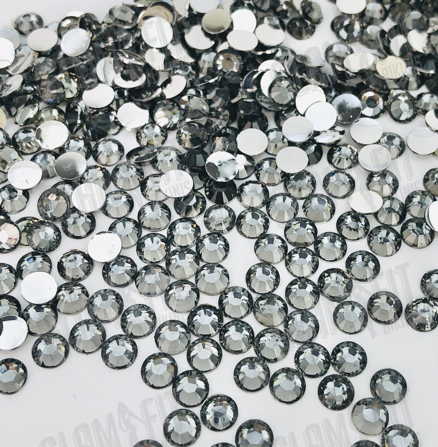 Standard Crystal - GREY