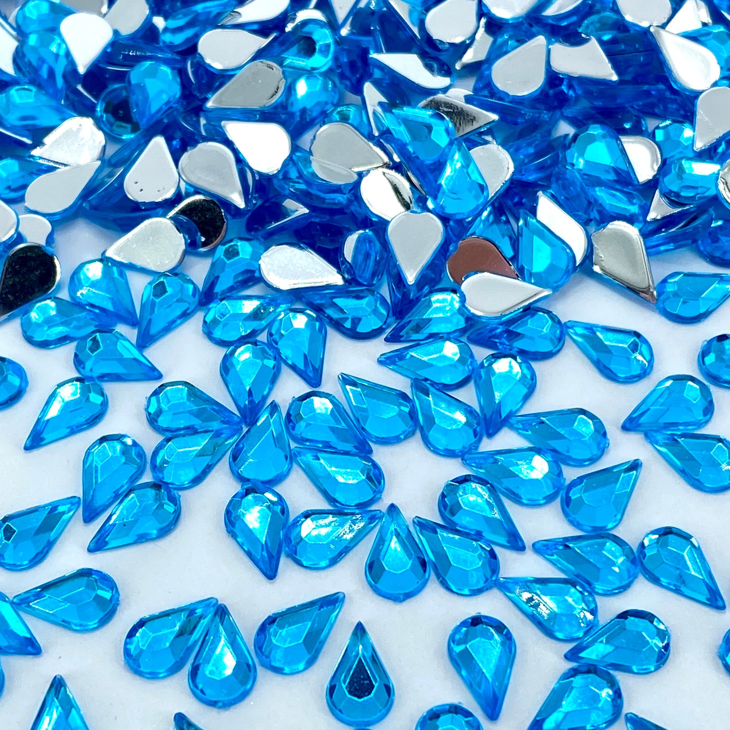 Resin Small Teardrop - AQUAMARINE
